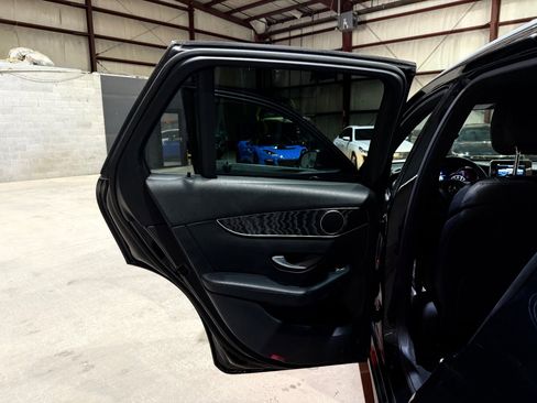 Used 2018 Mercedes-Benz GLC 300 image 12