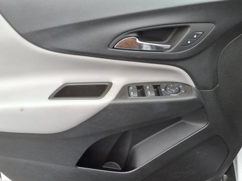 Used 2023 Chevrolet Equinox LT AWD/4WD image 18