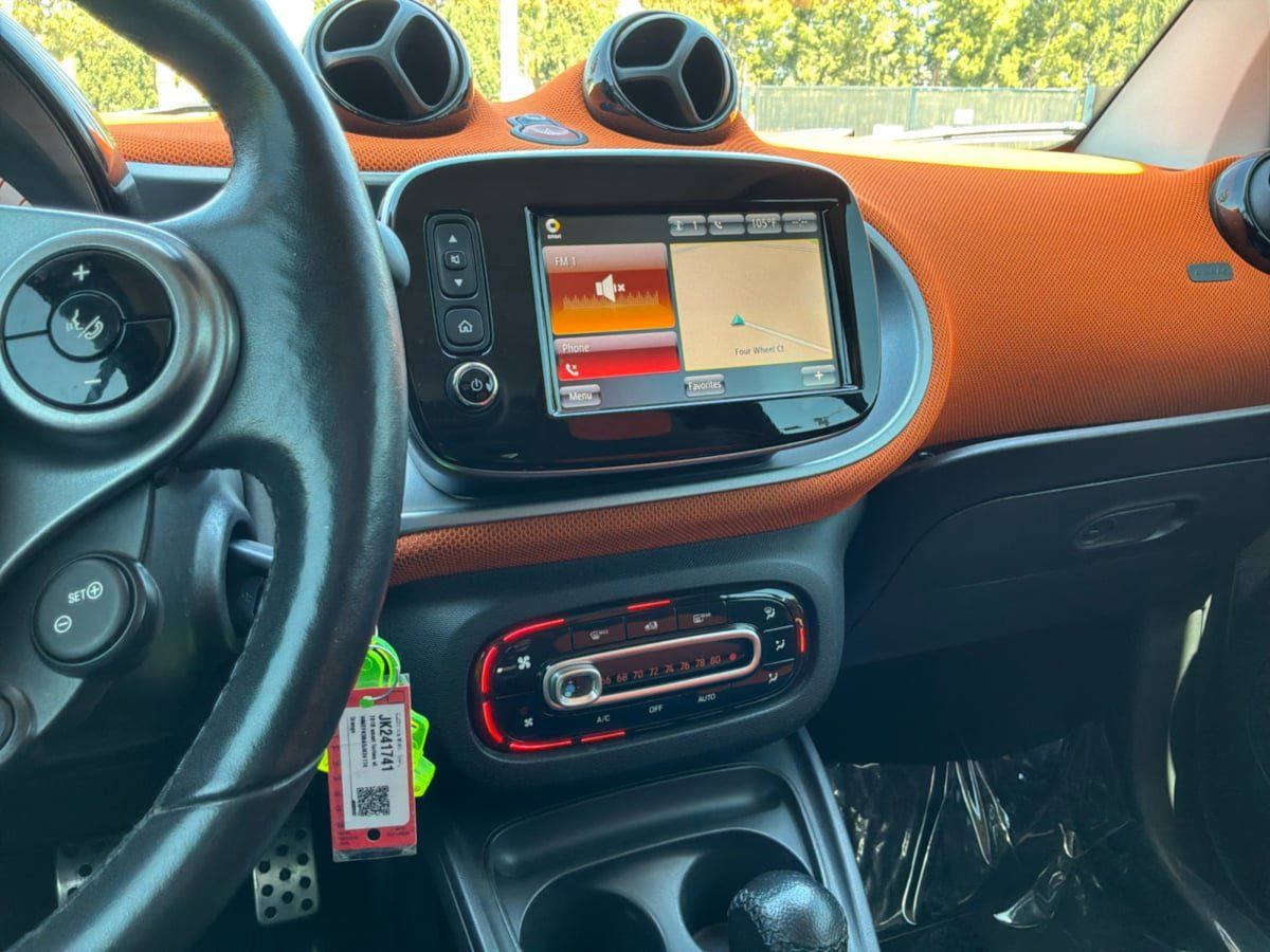 Used 2018 smart fortwo electric drive w/ Sport Package RWD image 15