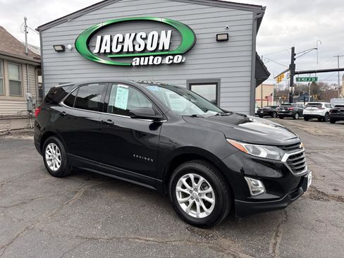 Used 2020 Chevrolet Equinox LT image 2