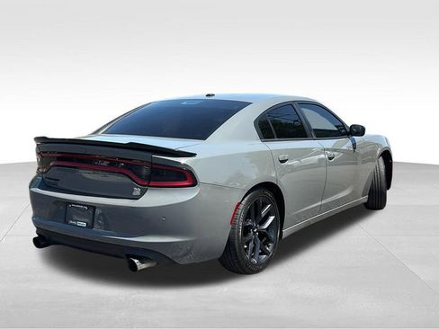 Used 2019 Dodge Charger SXT w/ Blacktop Package RWD image 7