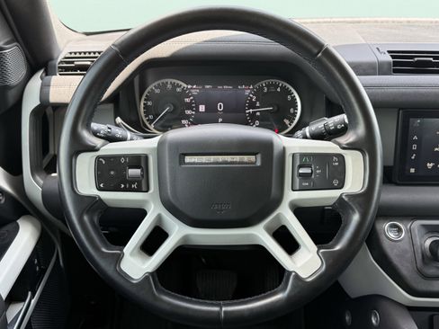 Used 2023 Land Rover Defender 90 S image 54