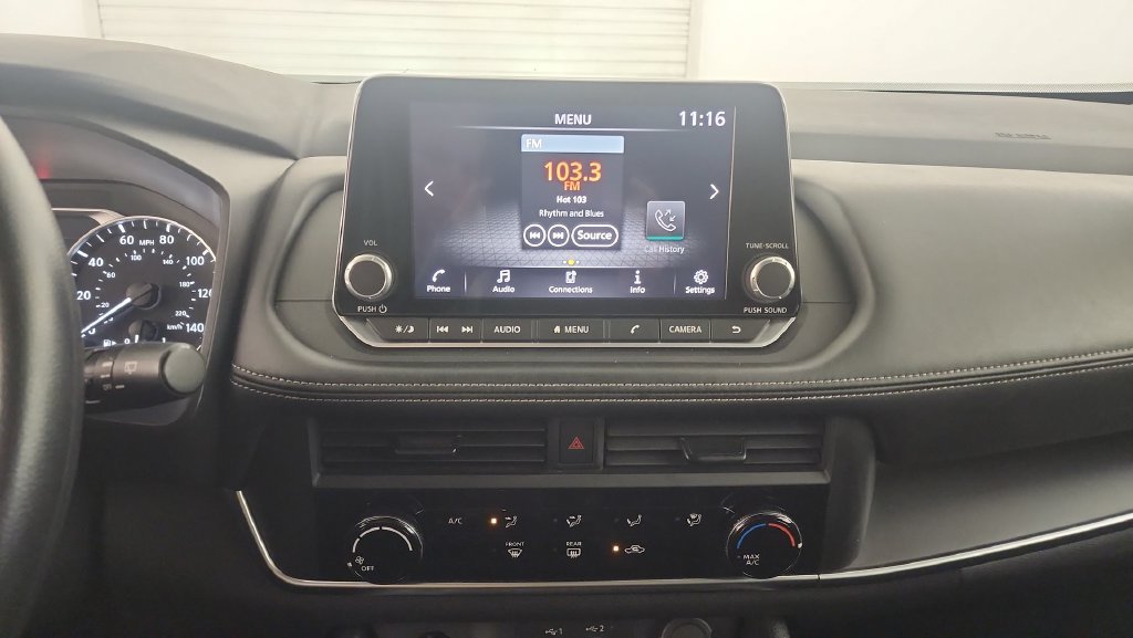Used 2024 Nissan Rogue S AWD/4WD image 13