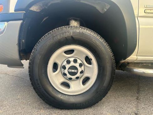 Used 2006 GMC Sierra 2500 W/T w/ Heavy-Duty Power Package RWD image 21