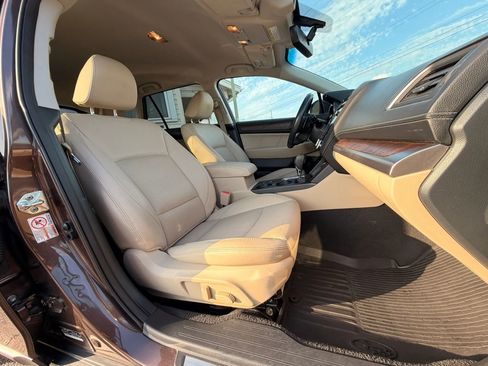 Used 2019 Subaru Outback 3.6R Limited AWD/4WD image 18