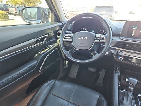 Used 2022 Kia Telluride EX w/ EX Premium Package image 8