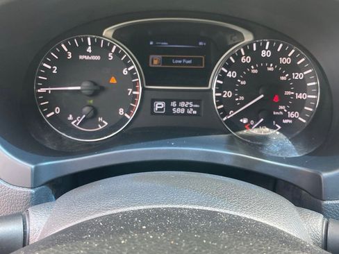 Used 2014 Nissan Altima 2.5 S w/ Sport Value Package FWD image 11
