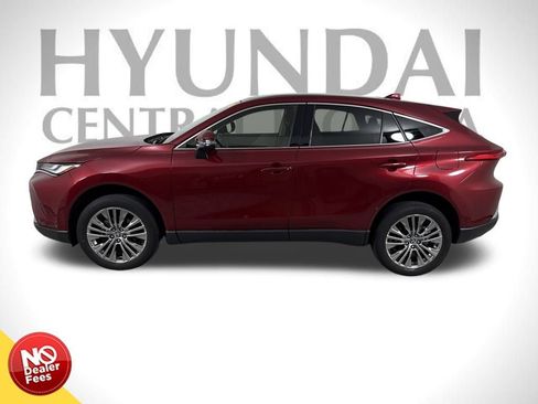Used 2022 Toyota Venza Limited image 6