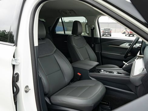 New 2026 Ford Explorer Active w/ Active Comfort Package RWD image 23