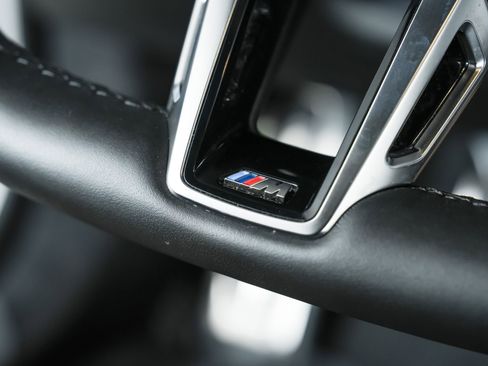 Used 2023 BMW 740i w/ Parking Assistance Package image 78