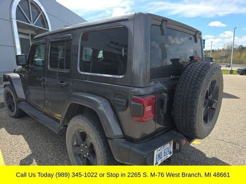 Used 2021 Jeep Wrangler Unlimited Sahara AWD/4WD image 8