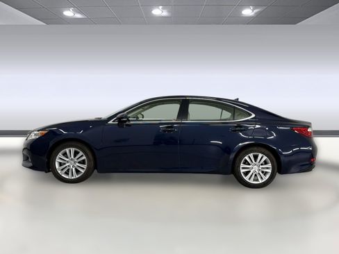 Used 2014 Lexus ES 350 w/ Premium Package FWD image 2