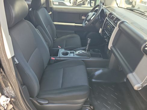 Used 2008 Toyota FJ Cruiser 2WD image 25