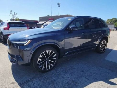 New 2026 Volvo XC90 B6 Ultra w/ Lounge Package image 8