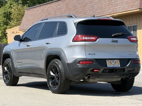 Used 2017 Jeep Cherokee Trailhawk w/ Comfort & Convenience Group image 3