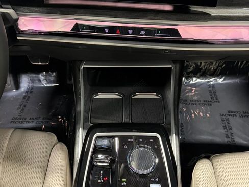 Used 2023 BMW 760i xDrive AWD/4WD image 3