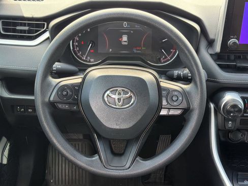 Used 2024 Toyota RAV4 XLE FWD image 11