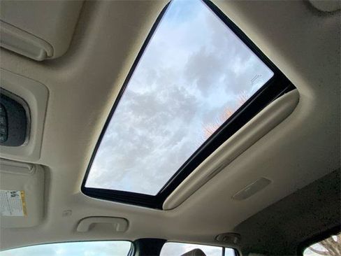 Certified 2023 Toyota Corolla Cross XLE image 21