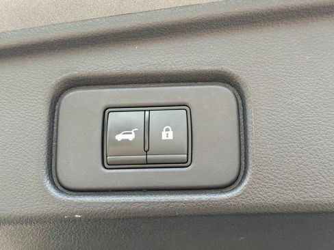 Used 2023 Nissan Pathfinder SL AWD/4WD image 7