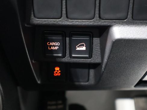 Used 2024 Nissan Frontier SV image 31