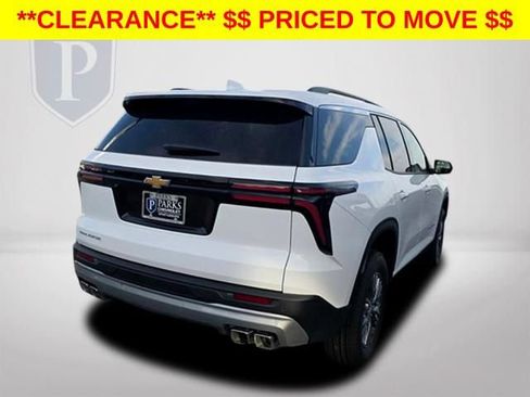 New 2026 Chevrolet Traverse LT w/ Driver Confidence Package FWD image 7