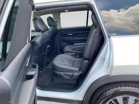 Used 2024 Toyota Grand Highlander AWD image 9