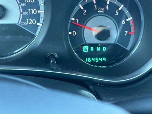 Used 2011 Chrysler 200 Limited image 12