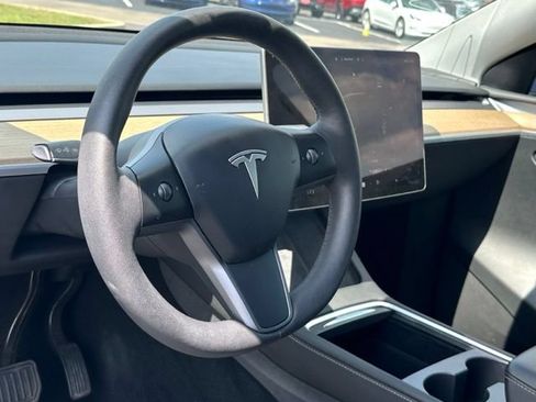 Used 2023 Tesla Model Y Long Range AWD/4WD image 15