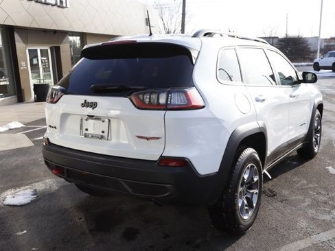 Used 2019 Jeep Cherokee Trailhawk image 3