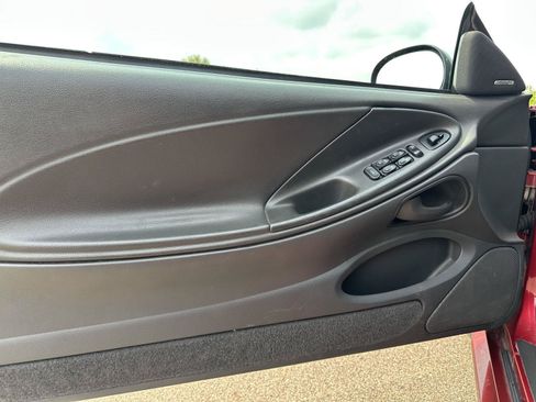 Used 2003 Ford Mustang Convertible RWD image 13
