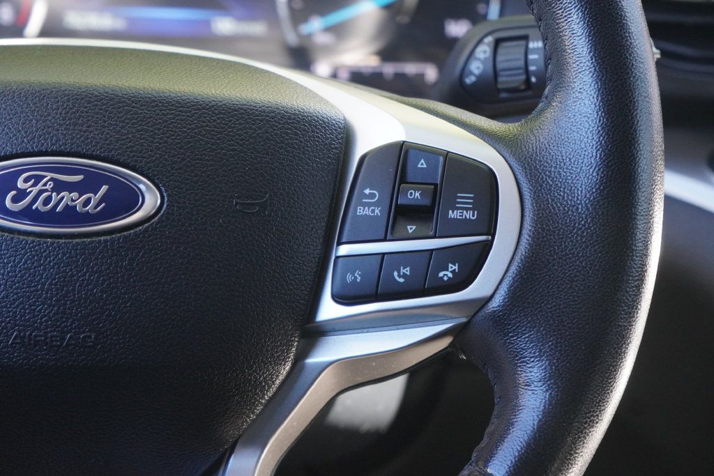 Used 2022 Ford Explorer XLT AWD/4WD image 16