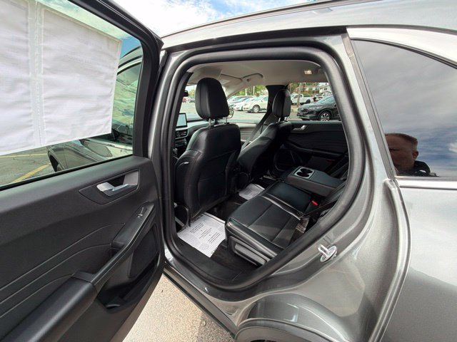 Certified 2025 Ford Escape Platinum AWD/4WD image 18
