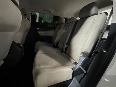 Used 2018 Volkswagen Tiguan S image 7