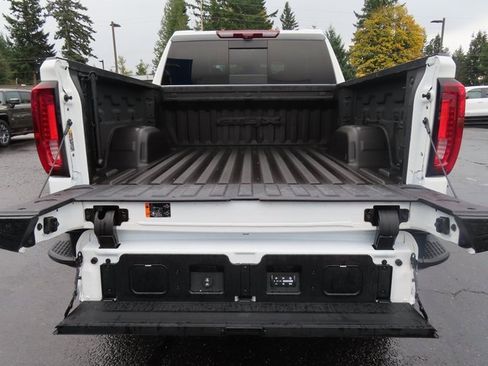 Used 2024 GMC Sierra 1500 AT4X image 7