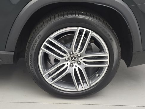 Used 2024 Mercedes-Benz GLS 450 4MATIC image 35