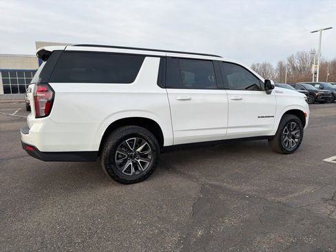 Used 2024 Chevrolet Suburban Z71 w/ Luxury Package image 3