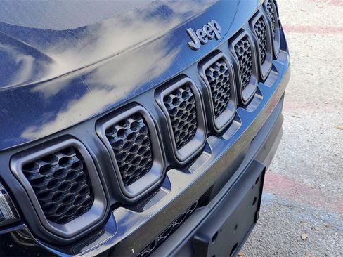 Used 2023 Jeep Compass Trailhawk image 3