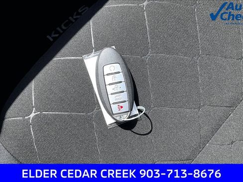 Used 2018 Nissan Kicks SV FWD image 12