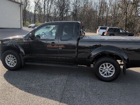 Used 2019 Nissan Frontier SV w/ Value Truck Package image 12