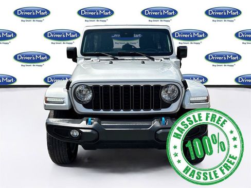Used 2024 Jeep Wrangler Unlimited AWD/4WD image 2