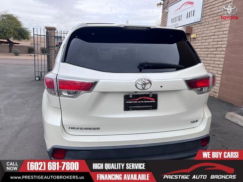 Used 2016 Toyota Highlander XLE image 7