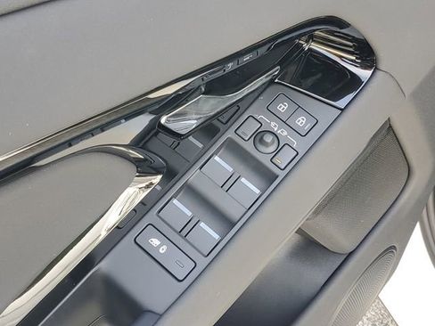 Used 2026 Land Rover Range Rover Evoque S image 24