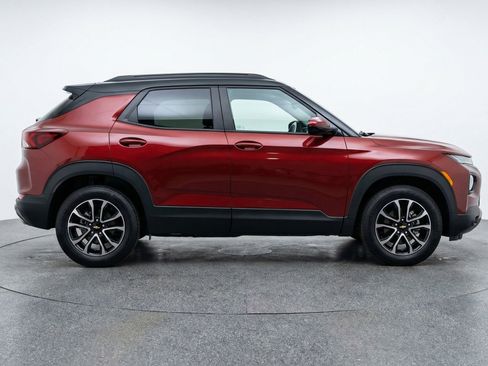 Used 2025 Chevrolet TrailBlazer LT image 11