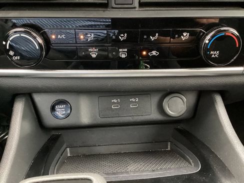 Used 2024 Nissan Rogue S FWD image 22