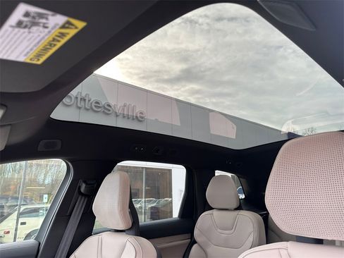 New 2025 Volvo EX90 Ultra image 16