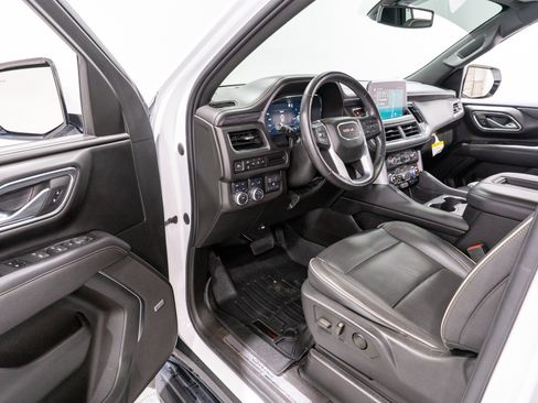 Used 2022 GMC Yukon SLT w/ Max Trailering Package AWD/4WD image 12
