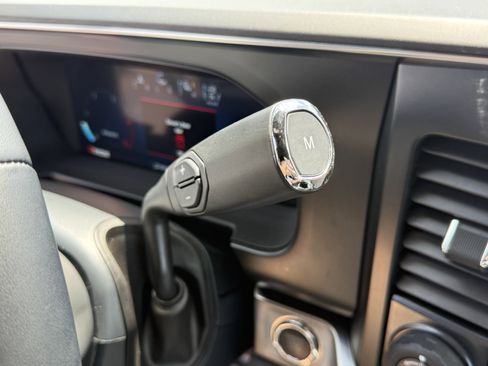 Certified 2025 Ford F250 Platinum w/ FX4 Off-Road Package image 24