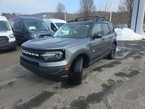 Used 2024 Ford Bronco Sport Outer Banks w/ Tech Package image 3