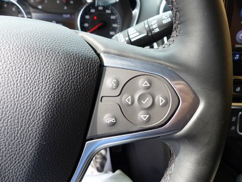 Used 2023 Chevrolet Traverse LT FWD image 26