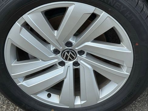 Used 2023 Volkswagen Atlas Cross Sport SE AWD/4WD image 41
